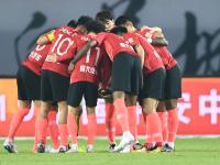 开云APP-广州恒大跌入颓势究竟出了什么问题？