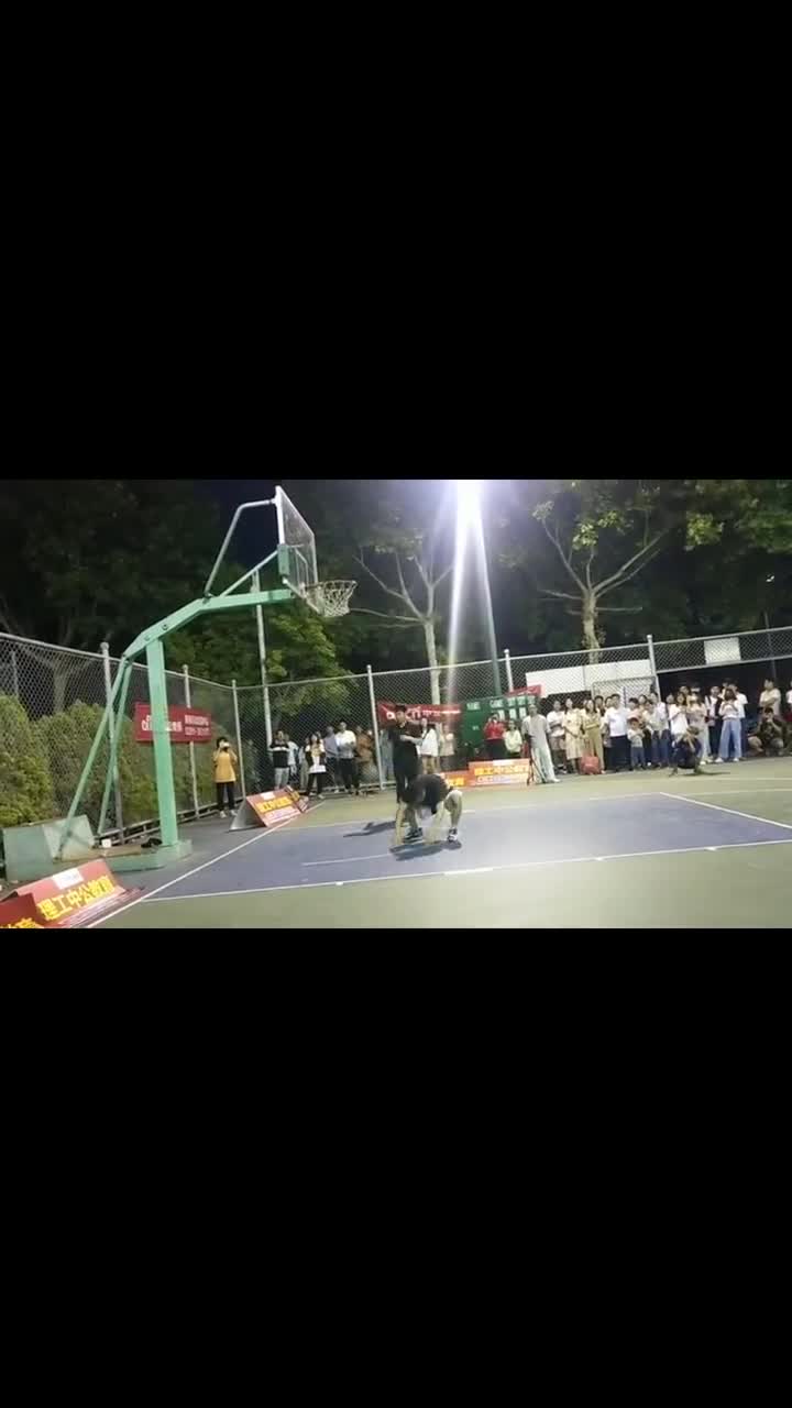 澳大利亚篮球赛场火爆上演