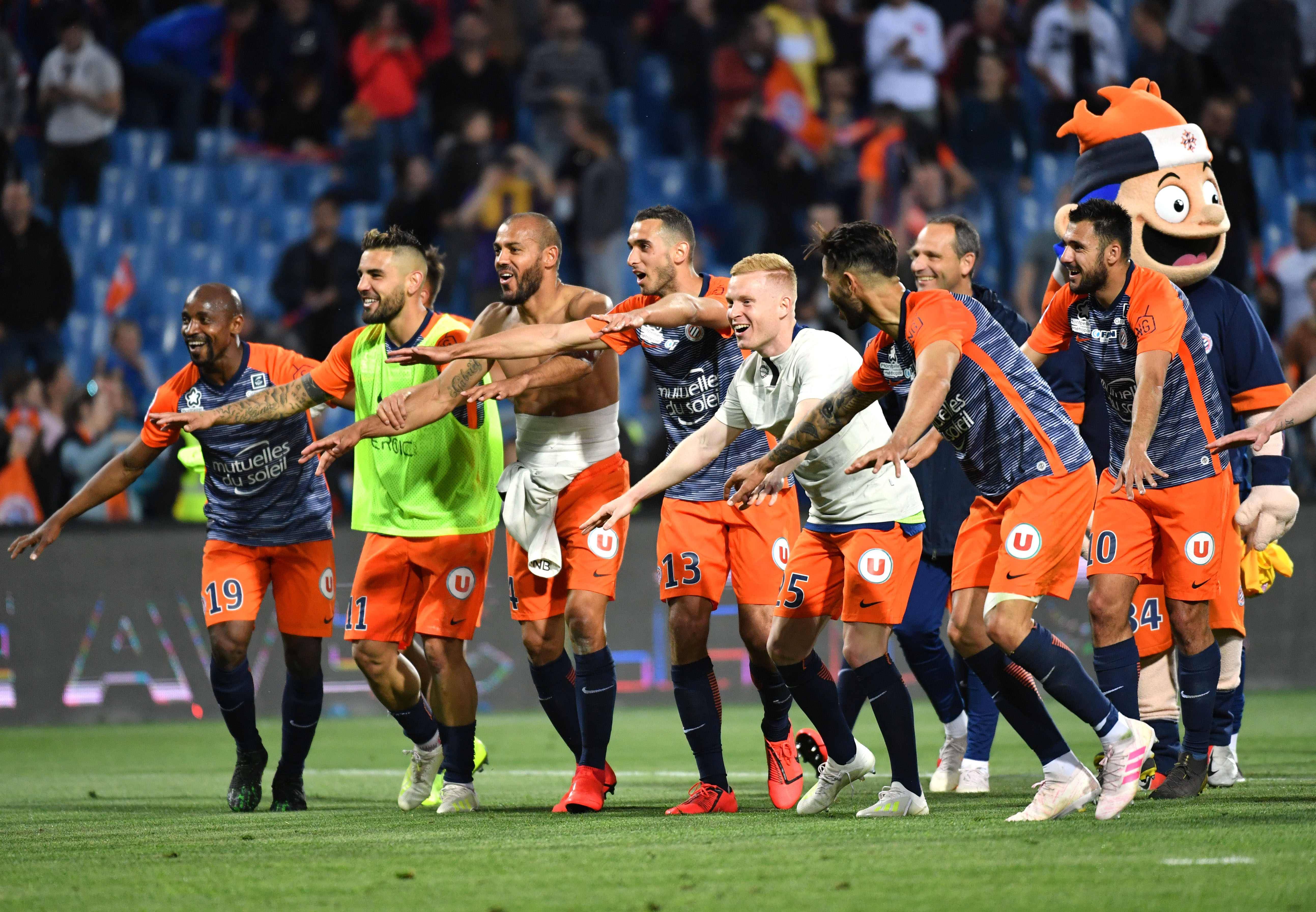 球队实力爆发，主场大获全胜！