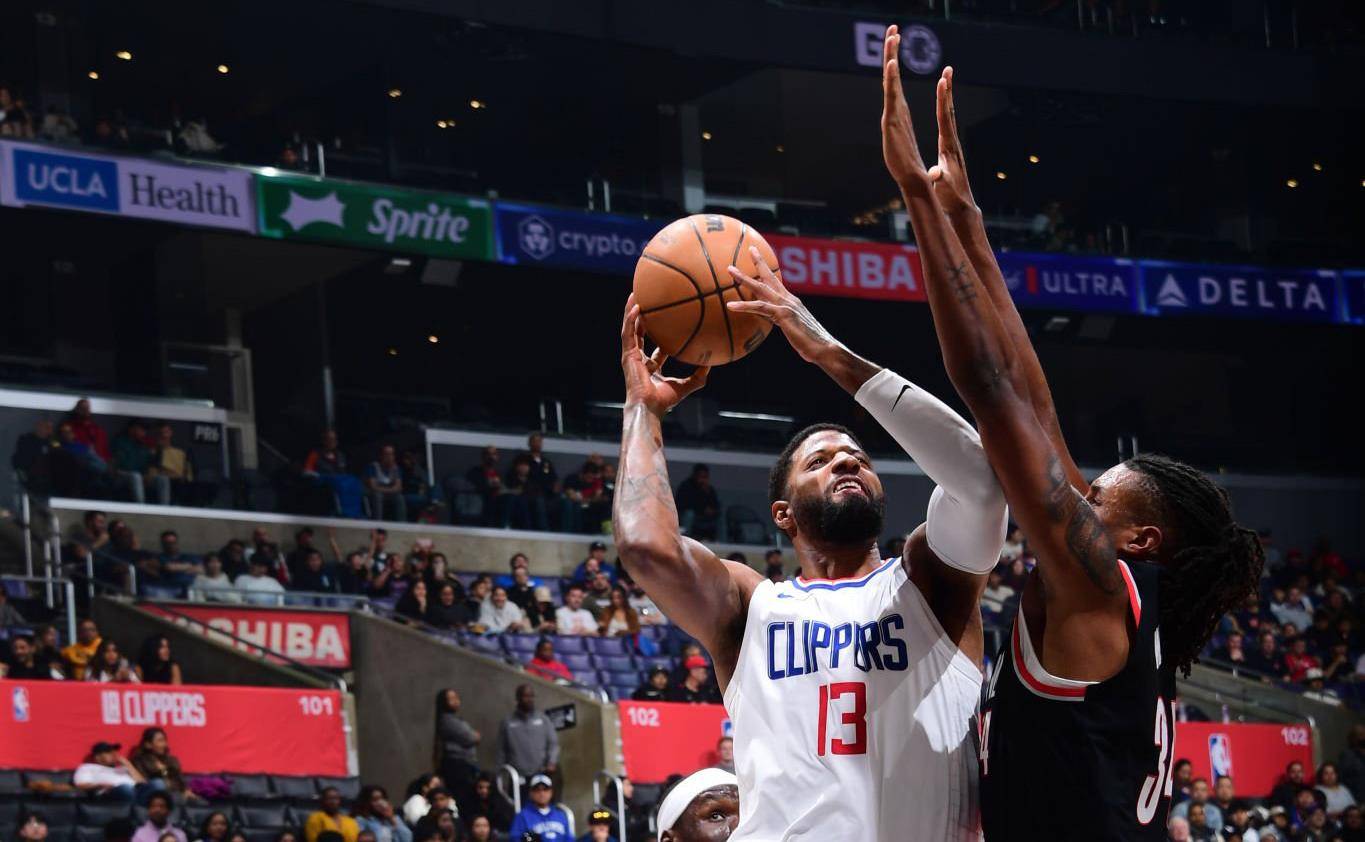 快船队击败开拓者队，晋级总决赛