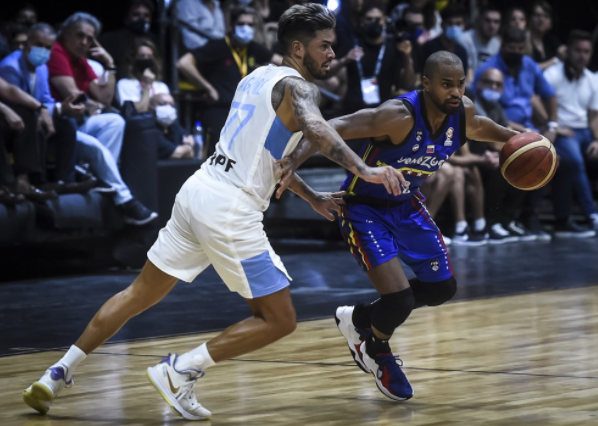 贵州男篮意外战胜强队,展现实力 贵州男篮意外战胜强队,展现实力