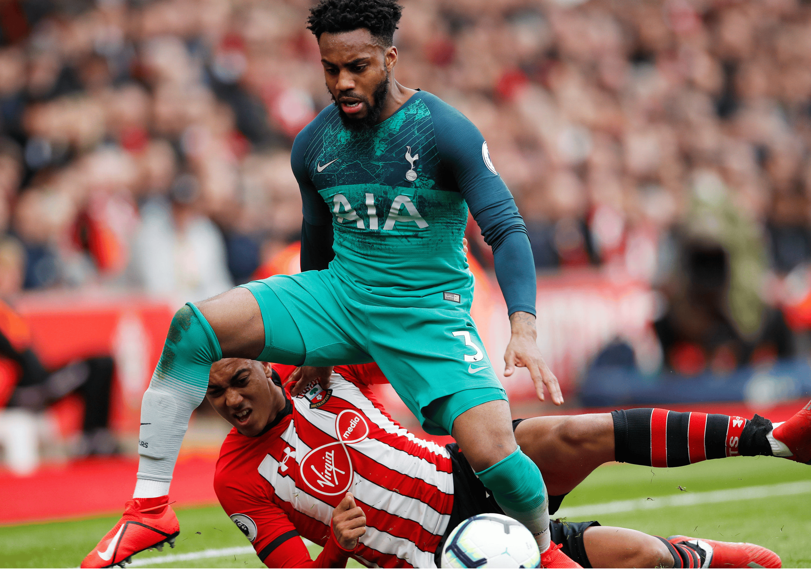 本土球员表现出色,协助球队取胜 本土球员表现出色,协助球队取胜