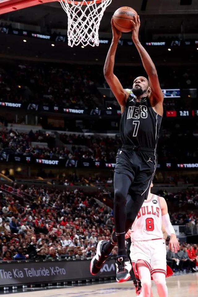 篮网惊险赢球，夺得三连胜的简单介绍