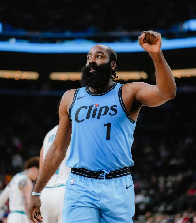 快船逆转黄蜂,继续领跑西部 快船逆转黄蜂,继续领跑西部