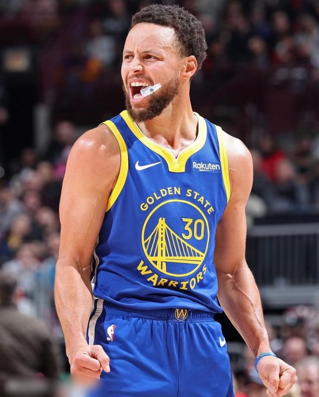 勇士再胜老鹰，库里生涯三分命中数突破2000个