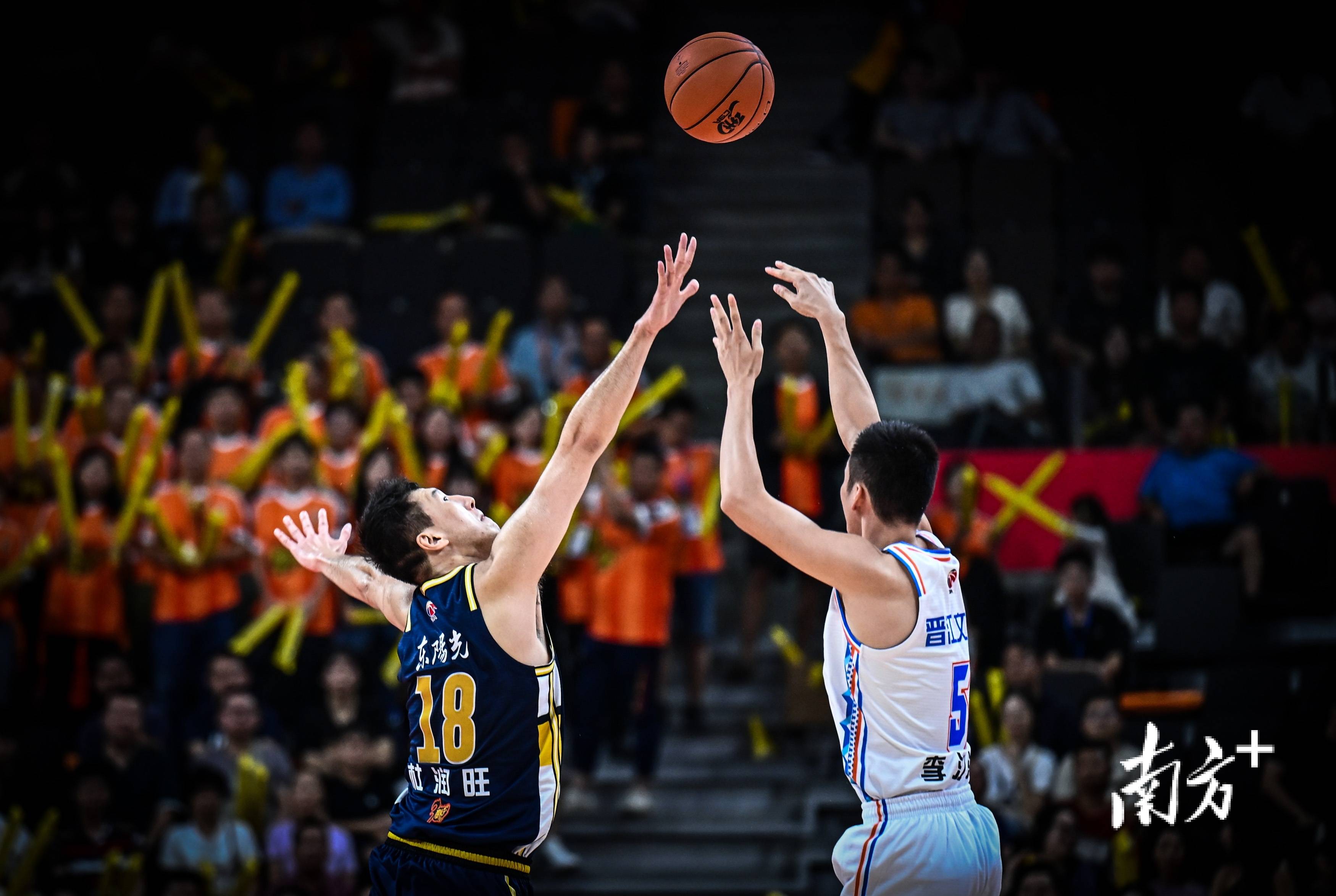 关于广东男篮逆袭夺取常规赛第一，豪取七连胜的信息