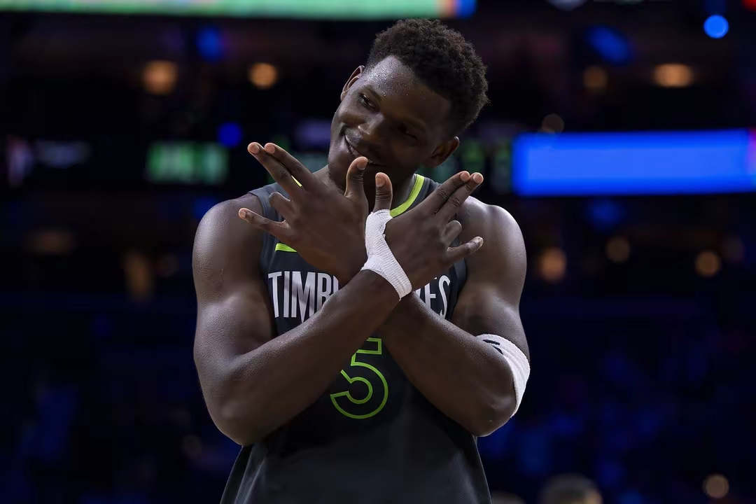 灰熊惨败雄鹿,林书豪疲态尽显 灰熊惨败雄鹿,林书豪疲态尽显