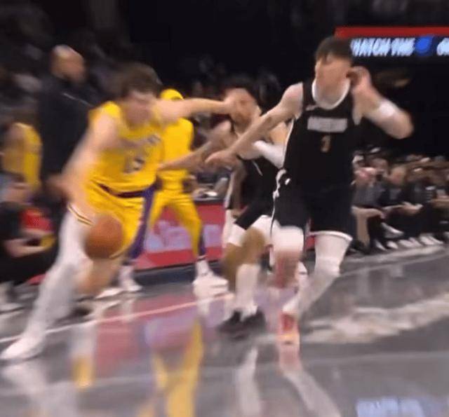 湖人战胜灰熊逐渐爬起