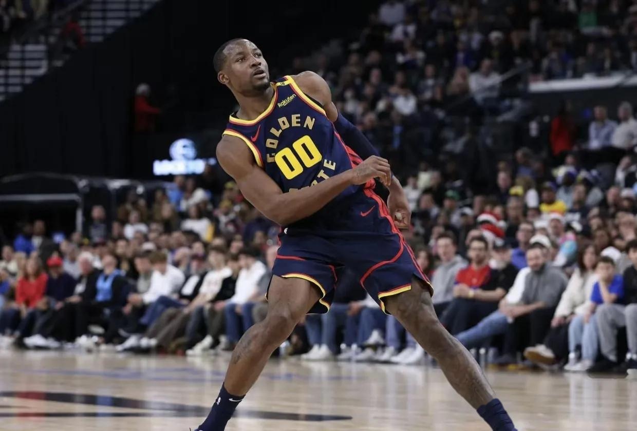 勇士客场击败骑士，取得八连胜